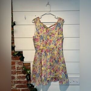 Size US10/UK14 Yellow Floral, Strap Back, Mid-Thigh Dress by BooHoo